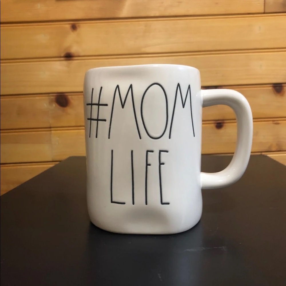 Rae Dunn #MOM LIFE Mug